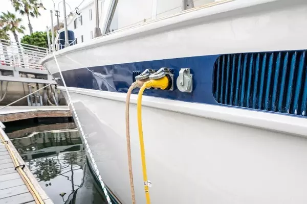 Chris-Craft Roamer Yacht For Sale