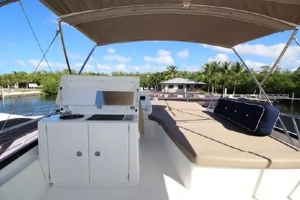 Photo of the 2015 Prestige 550 "Proteus "