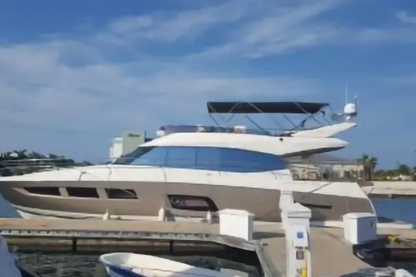 Photo of the 2015 Prestige 550 "Proteus "