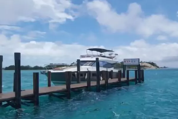 Photo of the 2015 Prestige 550 "Proteus "