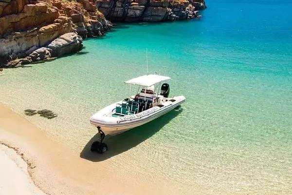 Photo of the 2022 Ocean Craft Marine Transport and Tour 9.5M