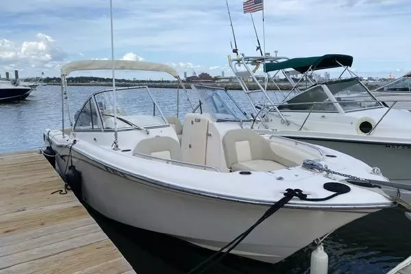 25ft Grady White Yacht For Sale