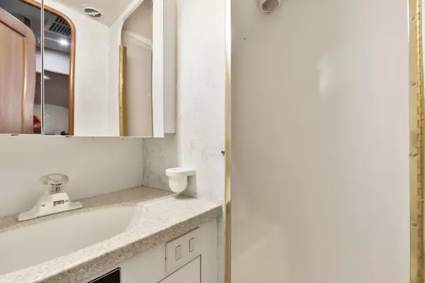 2001 Ocean Yachts 52