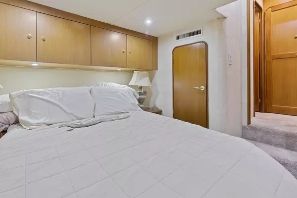 2001 Ocean Yachts 52