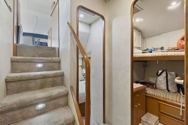 2001 Ocean Yachts 52