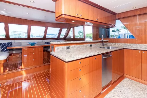Hampton Endurance Yacht For Sale