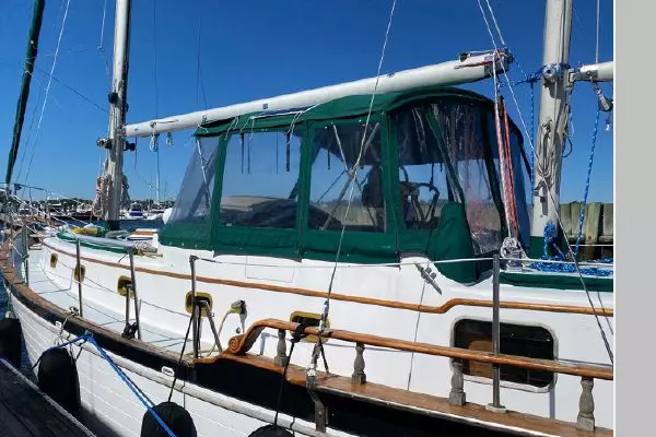 Sabine 40ft Island Trader Yacht For Sale
