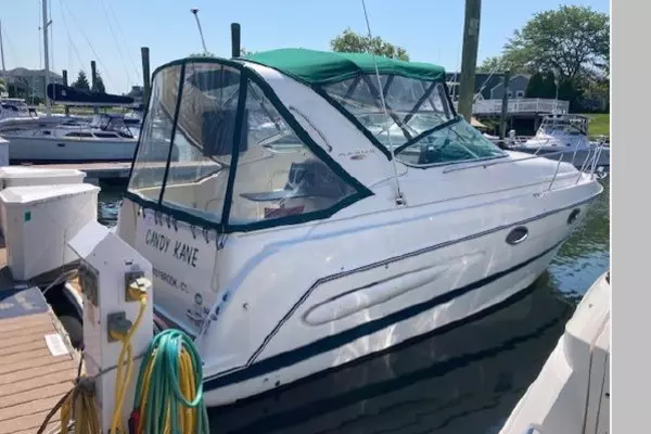 Candy Cane 29ft Maxum Yacht For Sale