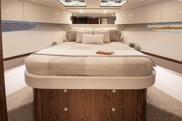 2027Riviera 64 ft 64 Sports Motor Yacht Series II