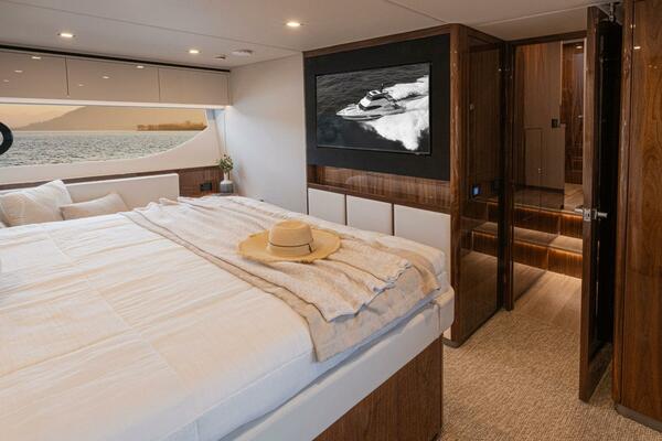 2027Riviera 64 ft 64 Sports Motor Yacht Series II