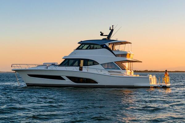 2027Riviera 64 ft 64 Sports Motor Yacht Series II