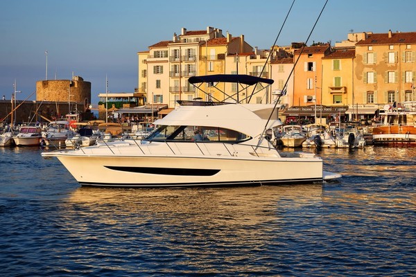 39 ft Riviera 2023 39 Open Flybridge Fort Lauderdale Florida United States 39 ft Riviera 2023 39 Open Flybridge Fort Lauderdale Florida United States