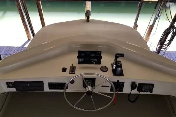Harbor Master 375 Yacht For Sale