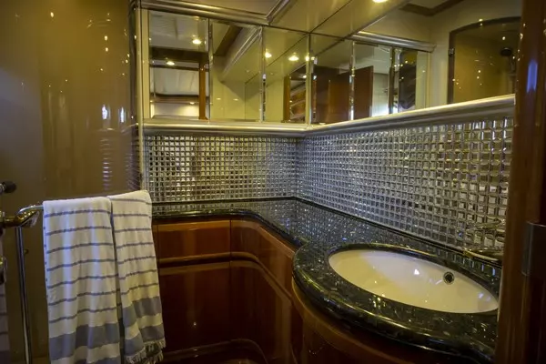 2000 Ferretti Yachts 94