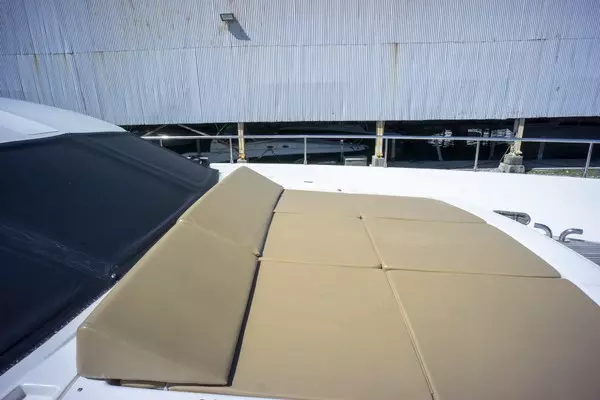 2000 Ferretti Yachts 94