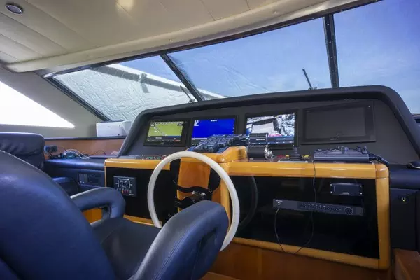 2000 Ferretti Yachts 94