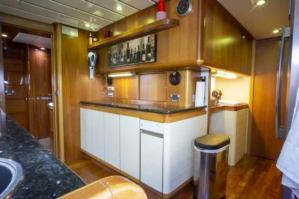 2000 Ferretti Yachts 94