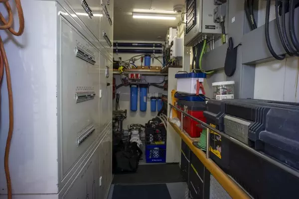 2000 Ferretti Yachts 94