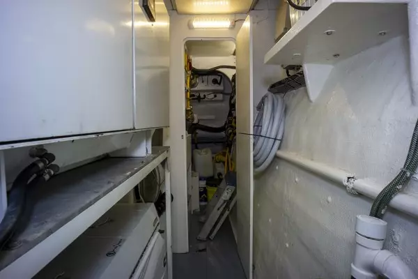 2000 Ferretti Yachts 94