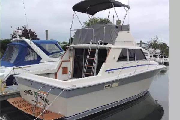 Summer Island 31ft Silverton Yacht For Sale