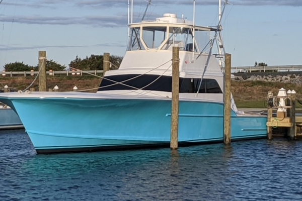 2021 Custom 368 Center Console