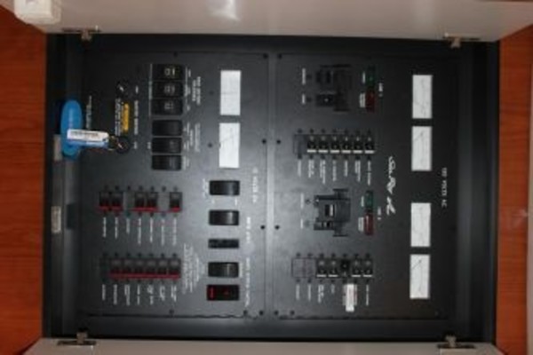 Aela Jeanne 38ft Sea Ray Yacht For Sale Aela Jeanne 38ft Sea Ray Yacht For Sale