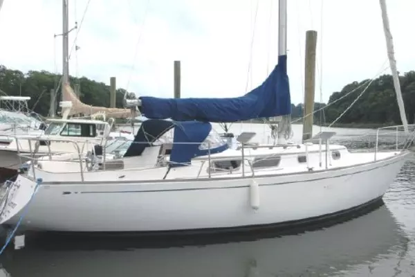 LOST VERSES 35ft Bristol Yacht For Sale