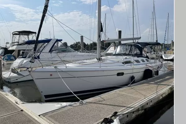 Persistence 38ft Hunter Yacht For Sale