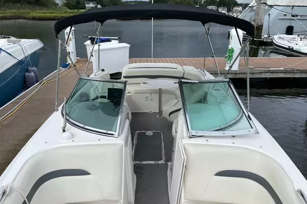 Photo of the 2005 Chaparral 236 Sunesta "TRAVELER"