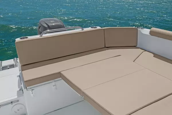 Photo of the 2026 Beneteau Antares 7