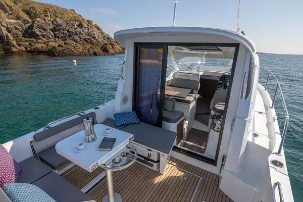 Beneteau Antares 8 Yacht For Sale