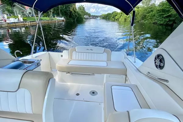 Photo of the 2013 Sea Ray 310 Sundancer