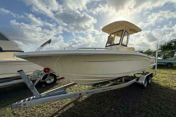 Photo of the 2026 Scout 215 XSF