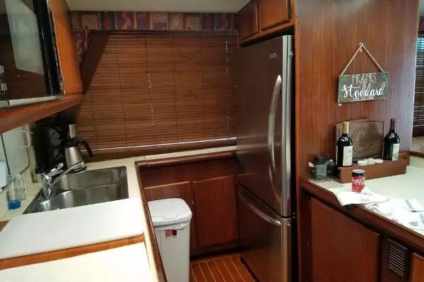 Photo of the 1988 Hatteras Convertible "STACY LE ANNE"