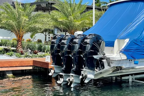 2016 Boston Whaler 42