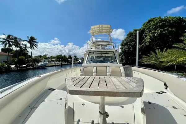 2016 Boston Whaler 42