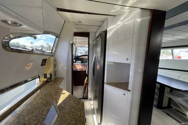 2001 Ferretti Yachts 68