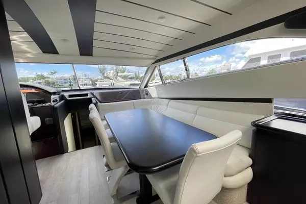 2001 Ferretti Yachts 68