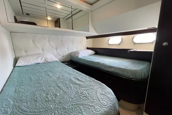 2001 Ferretti Yachts 68