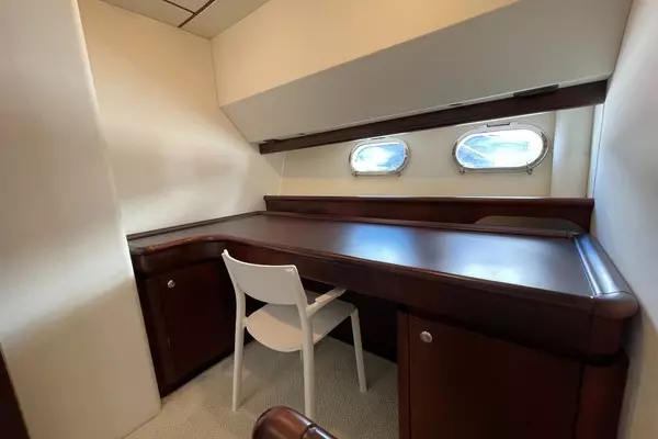 2001 Ferretti Yachts 68