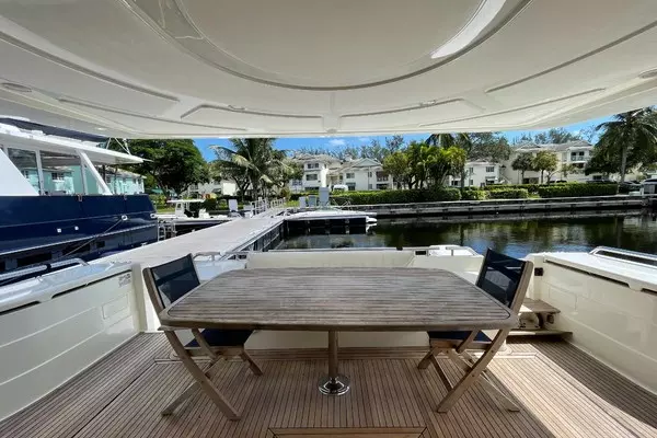 2001 Ferretti Yachts 68