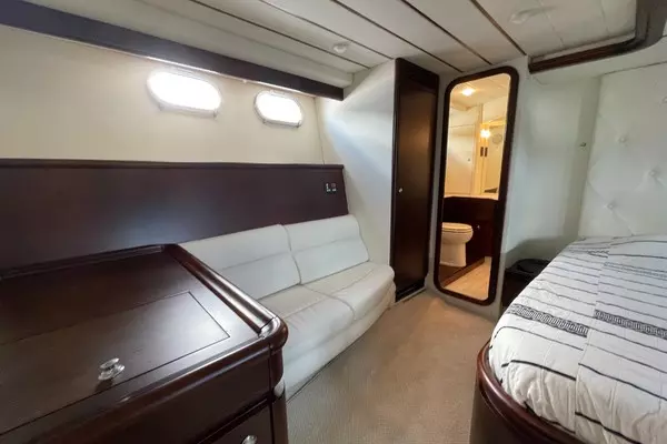 2001 Ferretti Yachts 68