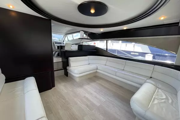 2001 Ferretti Yachts 68