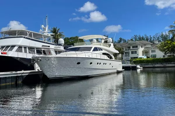 2001 Ferretti Yachts 68