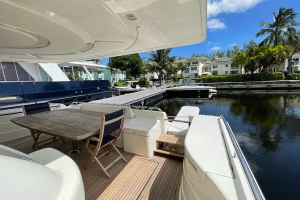 2001 Ferretti Yachts 68