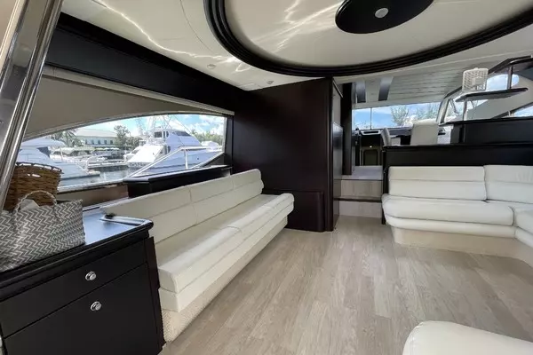 2001 Ferretti Yachts 68