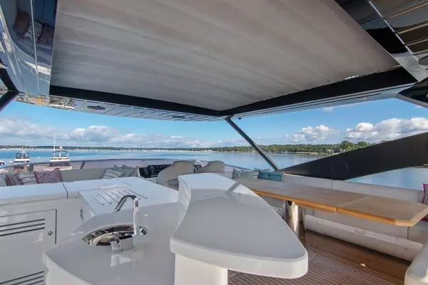 2019 Sunseeker 86