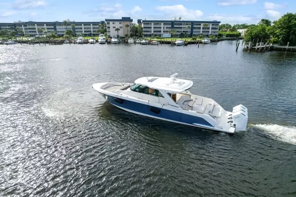 2022 Tiara Yachts 48