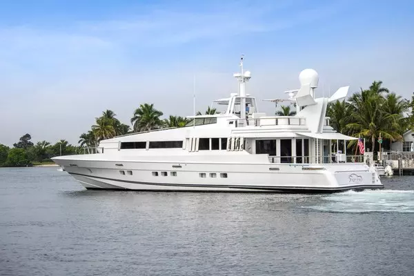 Photo of the 1989 Oceanfast Motor Yacht "Highline"
