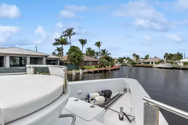 Photo of the 1989 Oceanfast Motor Yacht "Highline"